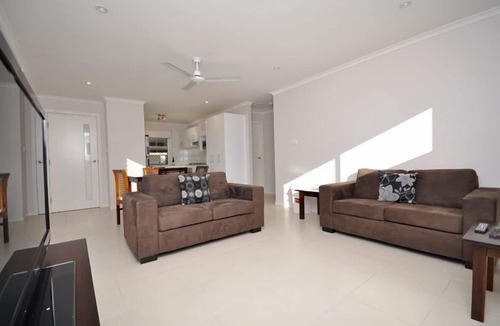 Middlemount Villa | Capricorn Villas