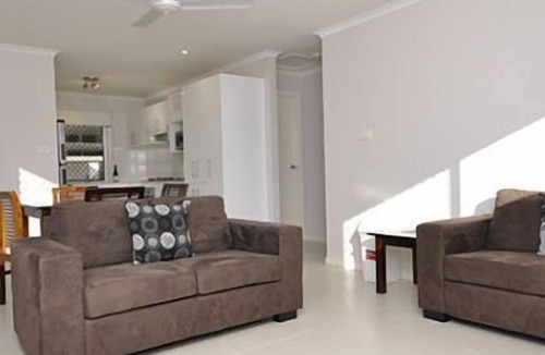 Middlemount Villa | Capricorn Villas
