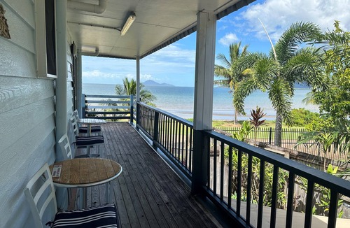 Cardwell Hotel | Cardwell Beachfront Motel