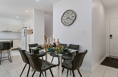 Carina Heights House | Carina heights stunning 3bd Townhouse|close to CBD