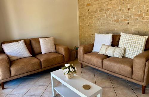 Brockman House | Carnarvon 3BR & 2BA Holiday House