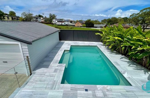 Belmont North House | Casa Calvi - Central location with Pool