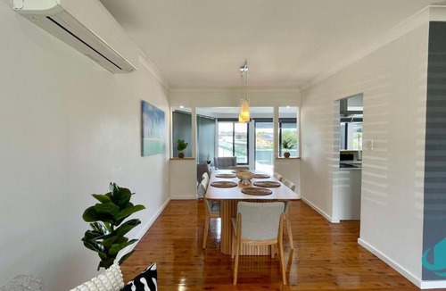 Belmont North House | Casa Calvi - Central location with Pool