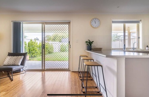 Port Willunga House | Casa Elder | Family-Friendly Beach Retreat, 12-Min Walk to Port Willunga