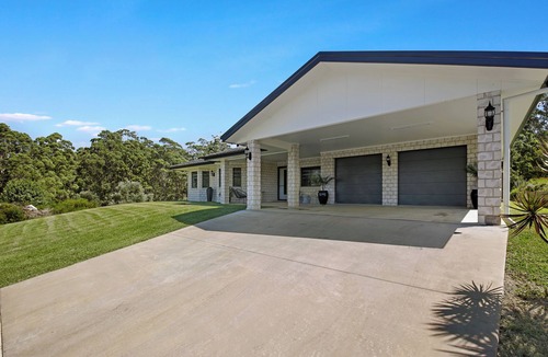 Korora House | Casa Paradiso - Luxury 5 Bedroom Rural Retreat