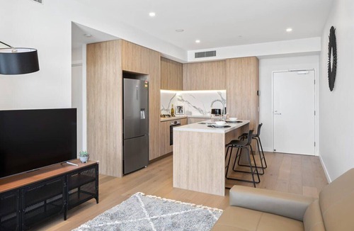 Broadbeach Apartment | CASSA CASINO - Spectacular River & Hinterland Views 1 Bed Apt in Broadbeach!