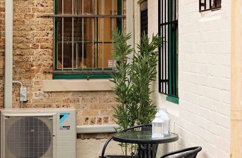 Woolloomooloo House | Cathedral St + Parking | Mins to Wharf & Botanic