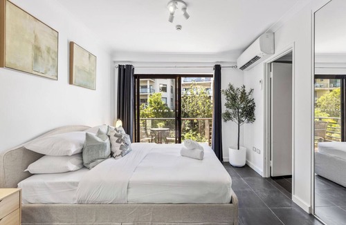 Perth Central Business District Apartment | CBD Edge 1BR on Mounts Bay Road