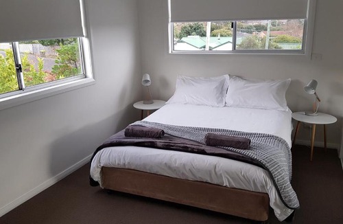Blackmans Bay House | Cedar Cottages Blackmans Bay