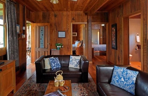 Sweetmans Creek Cottage | Cedar Creek Cottages