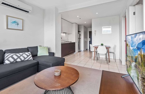 Carlton South Apartment | Central 1-Bed Apartment with Secure Parking