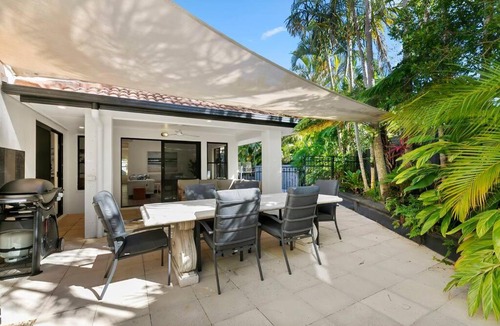 Noosaville Apartment | Central Tropical Oasis with Pool