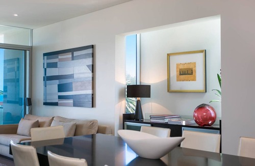 Victor Harbor Apartment | Centrally located apartment with stunning ocean views