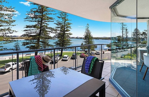 Caloundra Apartment | Cerulean Beachfront Apartment - Unit 5