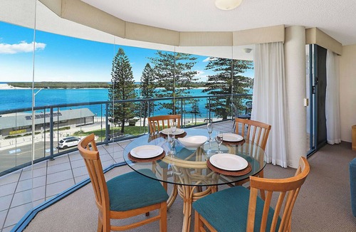 Caloundra Apartment | Cerulean Beachfront Apartment - Unit 8