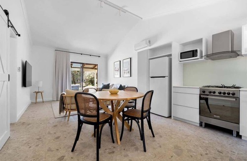 Margaret River Apartment | Chambré Estate Malbec - experience elegant luxury