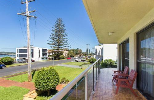 Tuncurry Apartment | Champagne Court 1