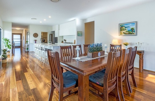 Wentworth Falls House | Chancery Lane - Four Bedroom House, Sleeps 8