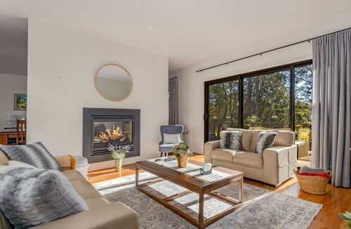 Wentworth Falls House | Chancery Lane - Four Bedroom House, Sleeps 8