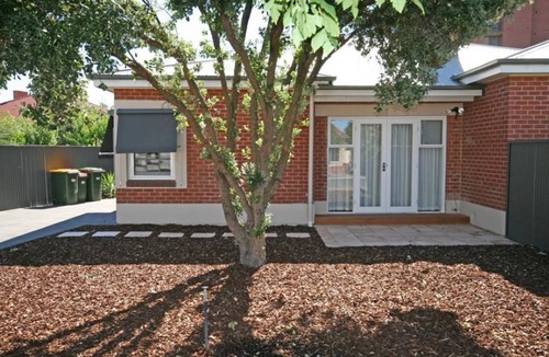 Plympton House | Character maisonette halfway between the city and the sea