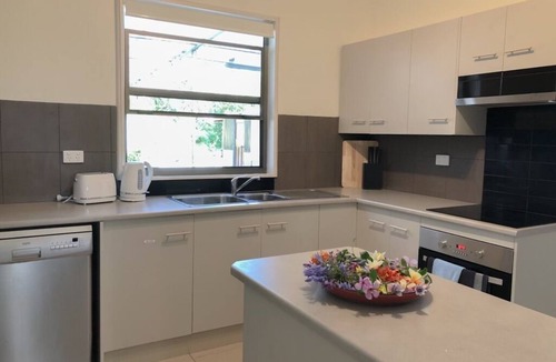 Charlestown House | Charlestown Central 7 Bedrooms Front House & Back Unit