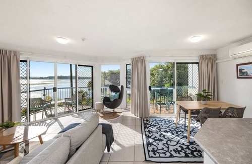 Maroochydore Apartment | Charming 2-Bed Coastal Haven Near Esplanade