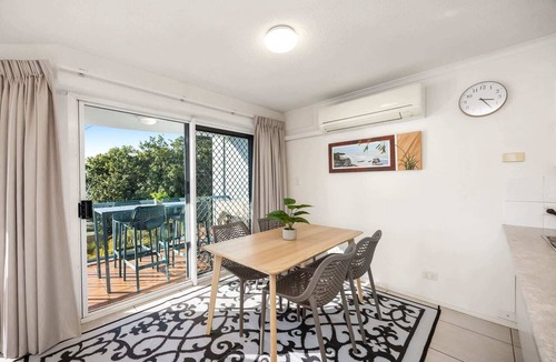 Maroochydore Apartment | Charming 2-Bed Coastal Haven Near Esplanade