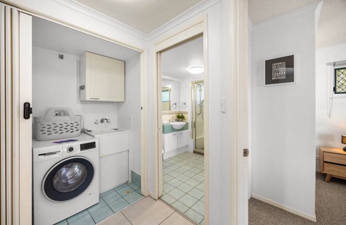 Maroochydore Apartment | Charming 2-Bed Coastal Haven Near Esplanade