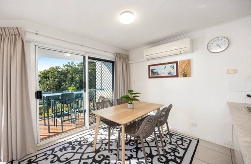 Maroochydore Apartment | Charming 2-Bed Coastal Haven Near Esplanade