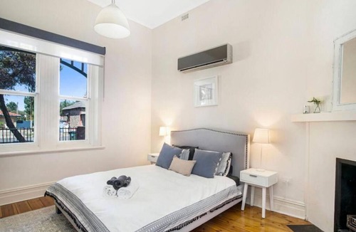 Exeter House | Charming! 3 Bed Garden by Beach