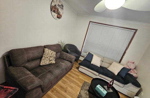 Meadow Heights House | Charming 3-Bedroom House in Meadow Heights - Perfect Family Retreat
