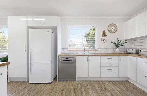 Maroochydore House | Charming 5-Bed Coastal Escape in Maroochydore