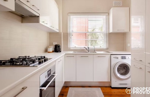 Wollstonecraft Apartment | Charming Art Deco Retreat Minutes From The CBD