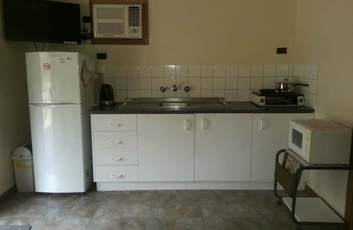 Nangkita Cabin | Charming Cabin Rental in the Countryside near Mount Compass, South Australia