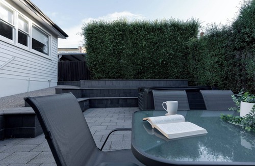 Launceston CBD House | Charming Cottage Near the City with Parking