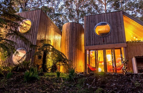 Benwerrin RV Rental | Charming Getaway Accommodation near Erskine Falls in Lorne, Victoria