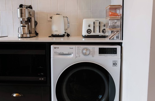 Invermay House | Charming Invermay Townhouse with Courtyard