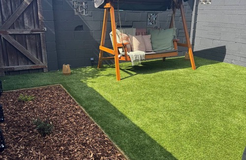 Invermay House | Charming Invermay Townhouse with Courtyard