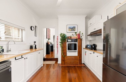 Leichhardt House | Charming Leichhardt Cottage with BBQ Deck