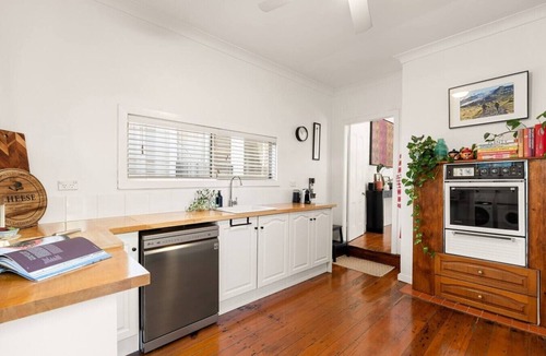 Leichhardt House | Charming Leichhardt Cottage with BBQ Deck