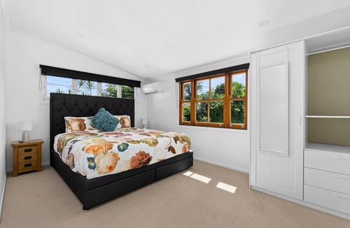 Chelmer House | Charming & Modern Resort Living