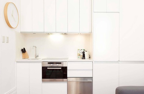 Glebe Apartment | Charming Studio With Balcony in Inner-City Glebe