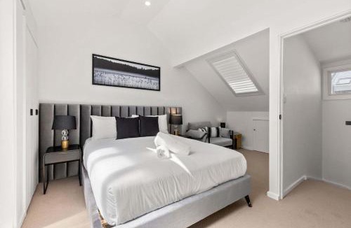 Pyrmont Apartment | Charming Three-Story Terrace House in Pyrmont
