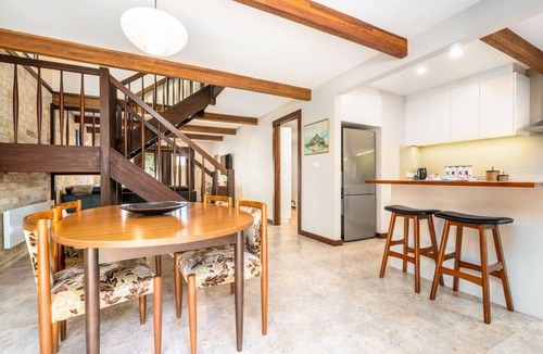 Braddon Apartment | Charming two-story 2BR townhouse in Braddon