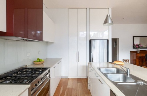 Hawthorn House | Charming Victorian Brick Cottage in Hawthorn