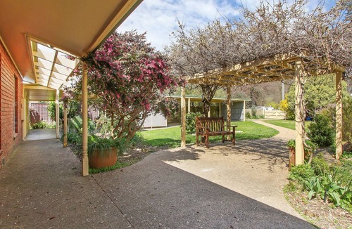 Bright House | Cherry Lane - Close to the heart of Bright