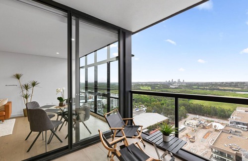 Wentworth Point Apartment | Chic 1-Bed with Pool by River, Ferry & Amenities