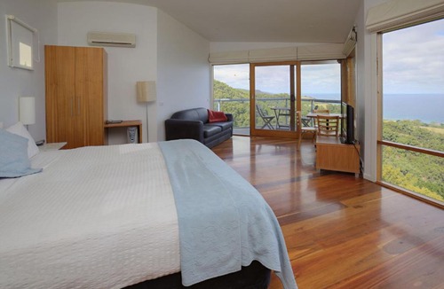 Skenes Creek Apartment | Chris's Beacon Point Restaurant & Villas