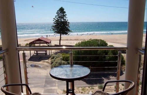 Christies Beach House | Christies No 1 Esplanade
