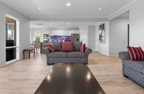 Tumbi Umbi House | Cinema & Coastal Oasis Tumbi Umbi